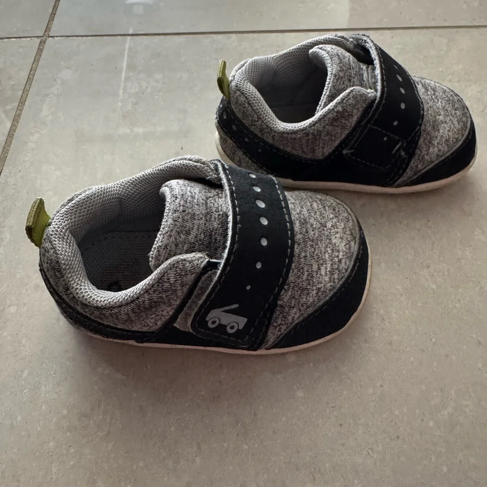 See Kai Run first walker size 4 - Picture 2 of 3